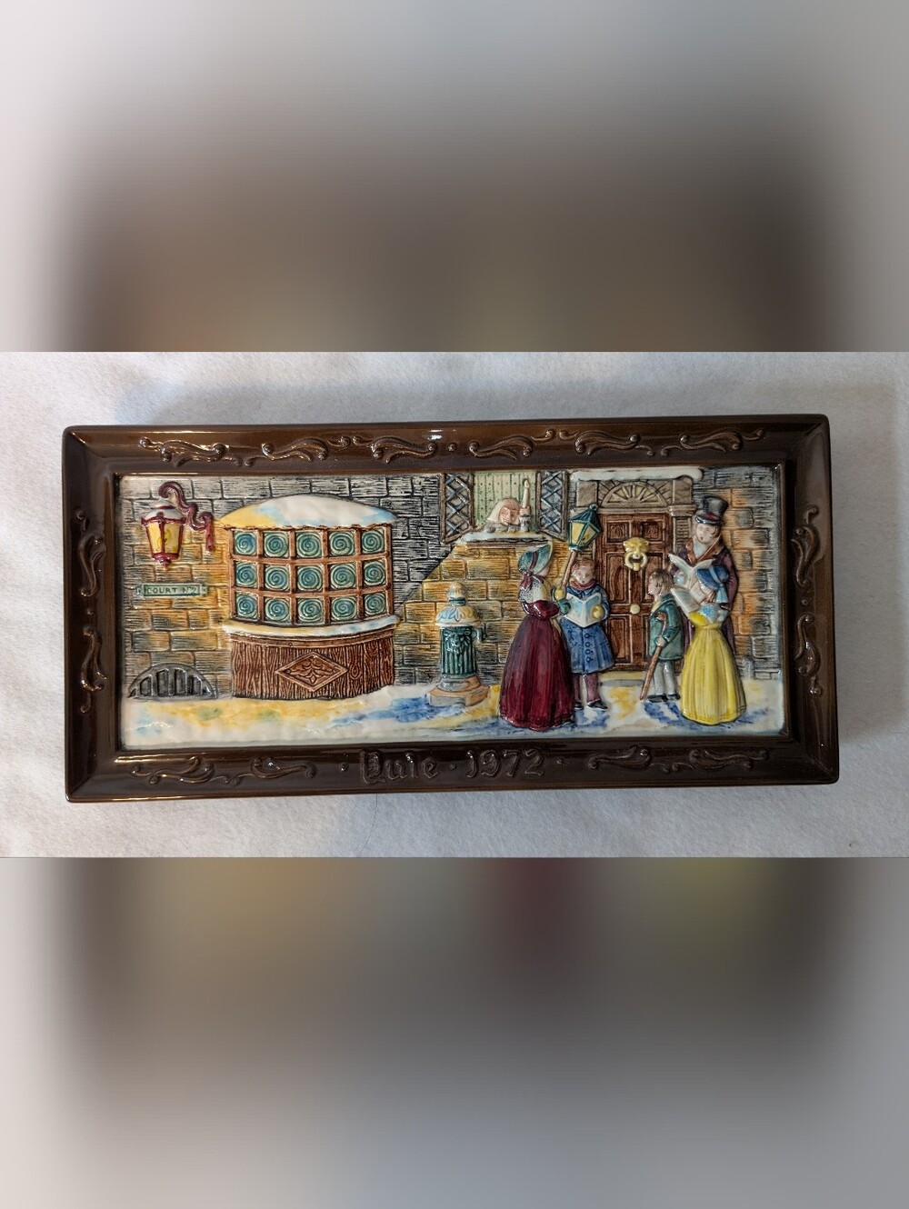 Royal Doulton Group 1972 "Yule" Plaque by John Beswick Ltd